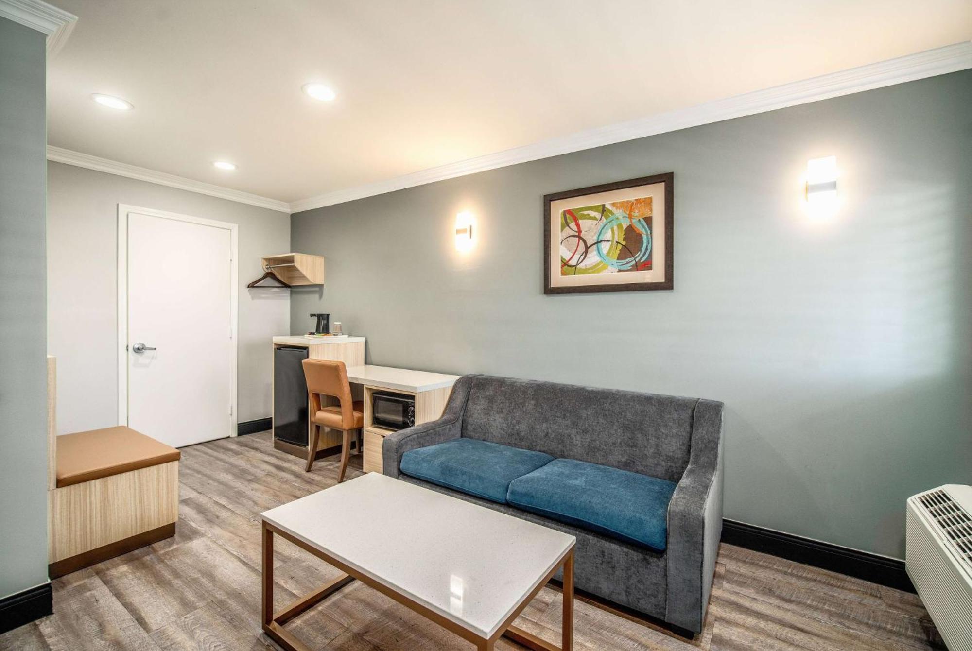 Travelodge Inn & Suites By Wyndham Bell Los Angeles Area Exterior photo