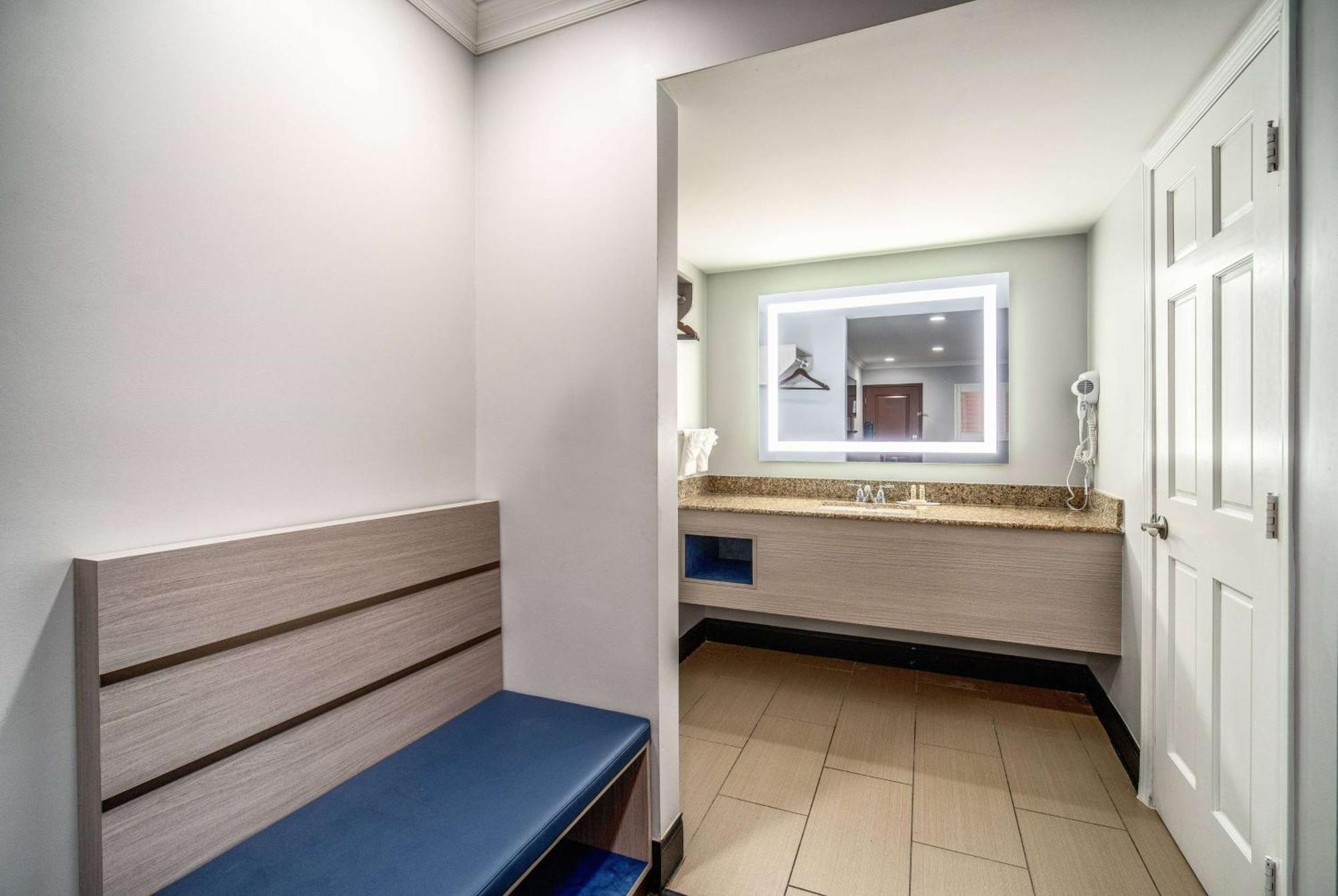 Travelodge Inn & Suites By Wyndham Bell Los Angeles Area Exterior photo
