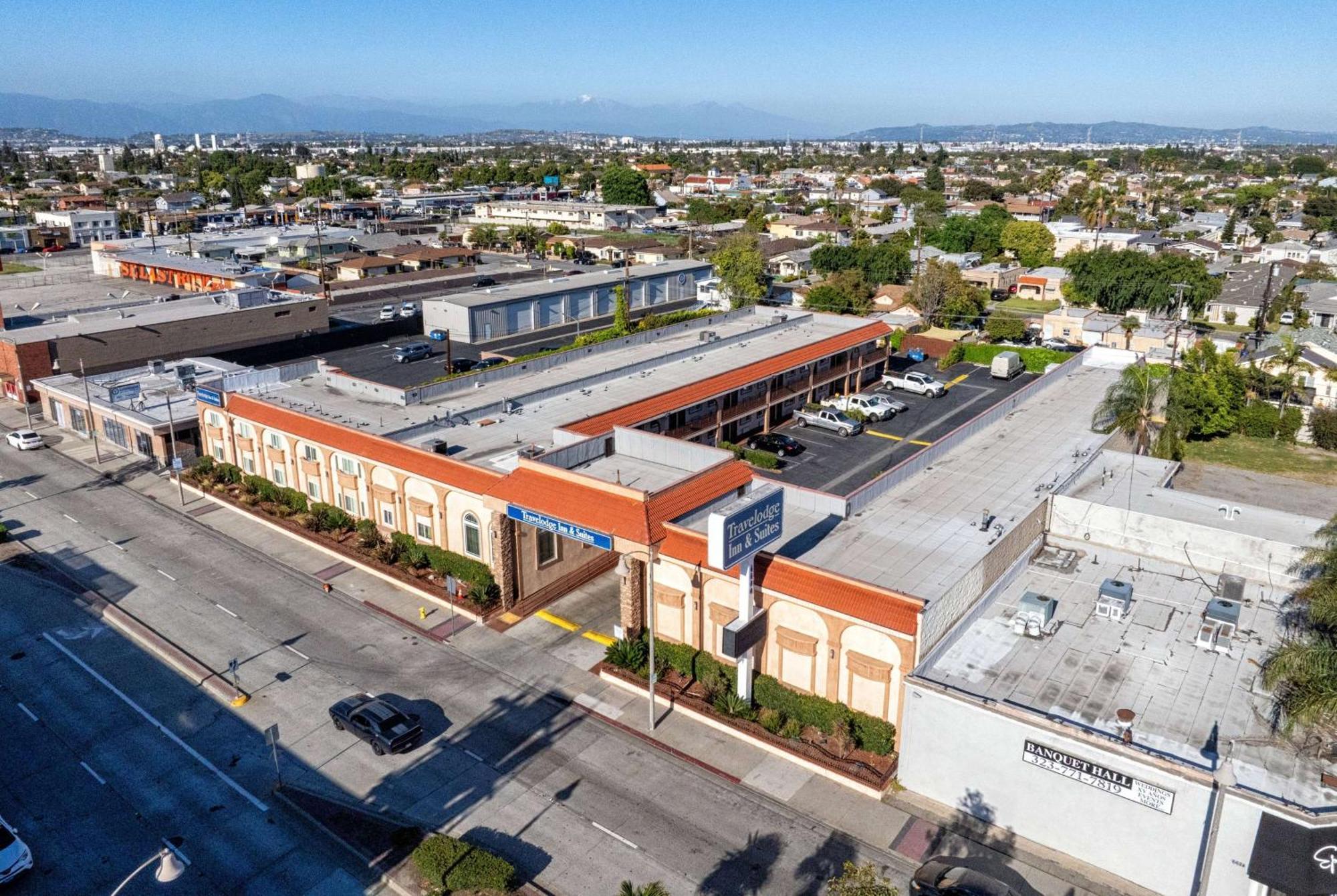 Travelodge Inn & Suites By Wyndham Bell Los Angeles Area Exterior photo